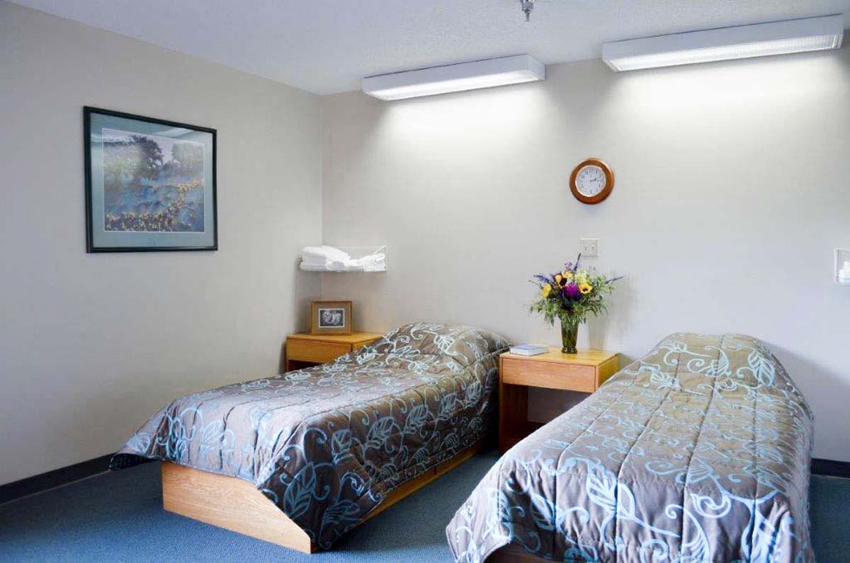beds in patient room